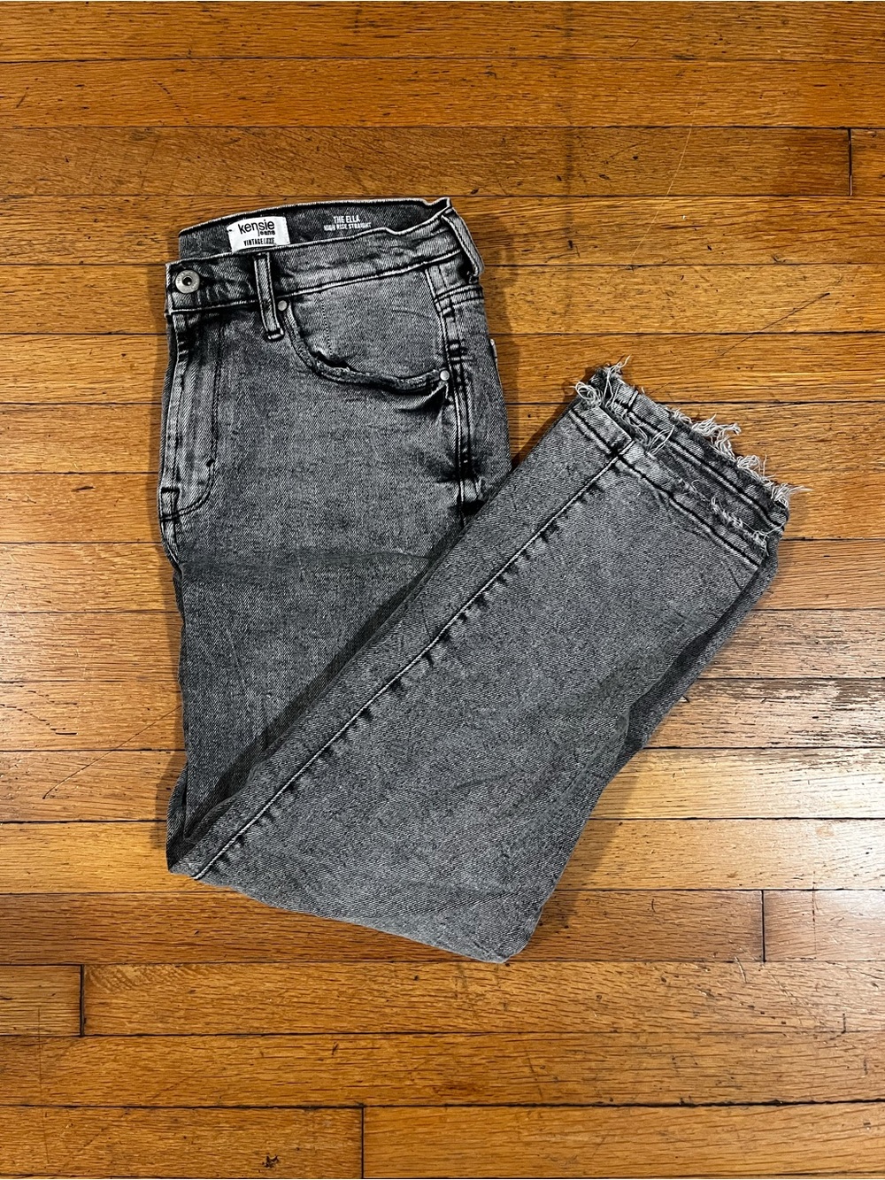 Kensie Washed Gray Ankle Crop Jeans with Frayed Hem